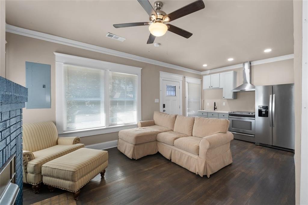 1527 OLYMPIAN Way SW