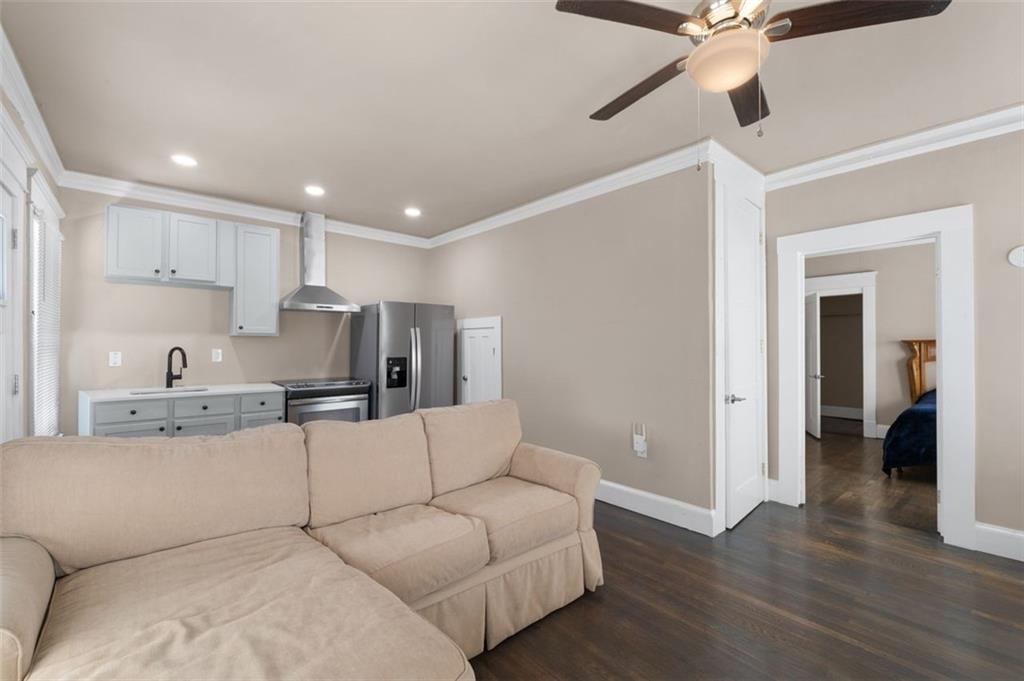 1527 OLYMPIAN Way SW