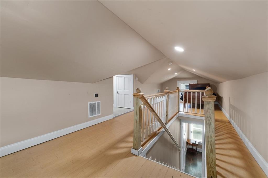 1527 OLYMPIAN Way SW