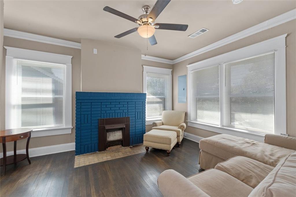 1527 OLYMPIAN Way SW