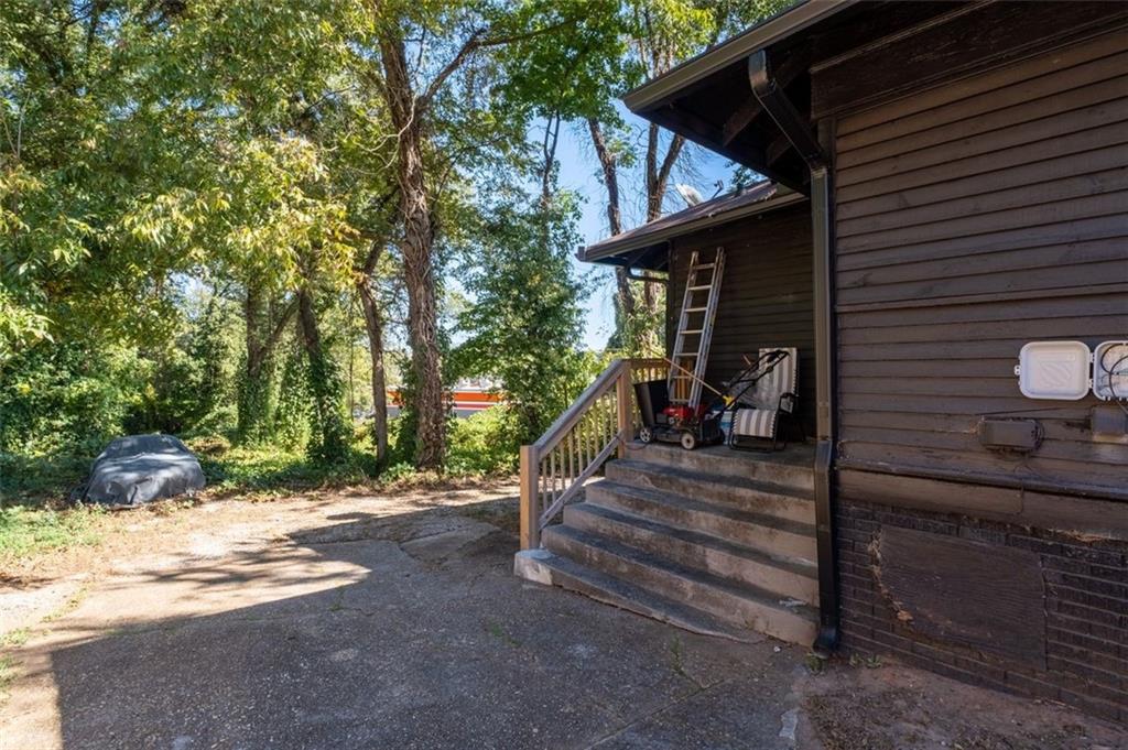 1527 OLYMPIAN Way SW