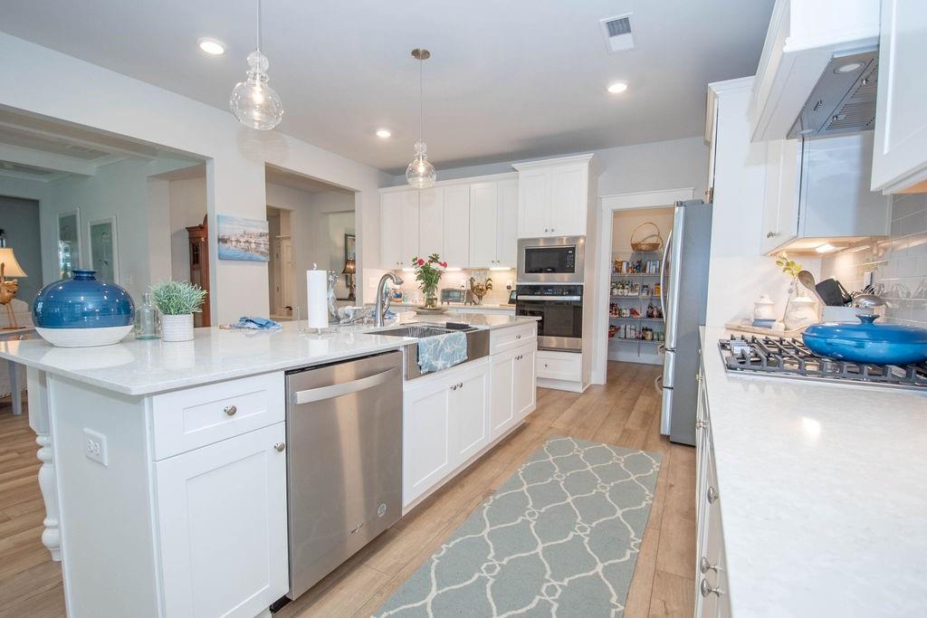 449 Saddleridge Trail