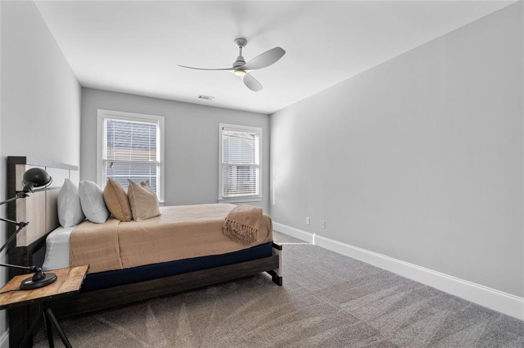 1070 LUCILE Avenue SW