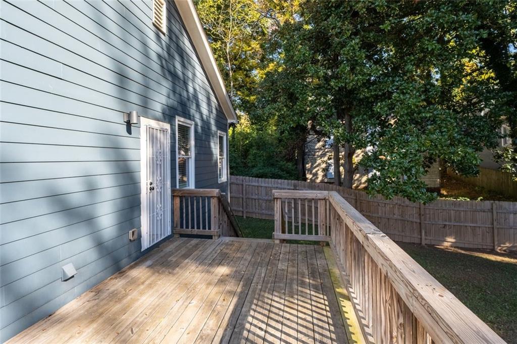 1070 LUCILE Avenue SW