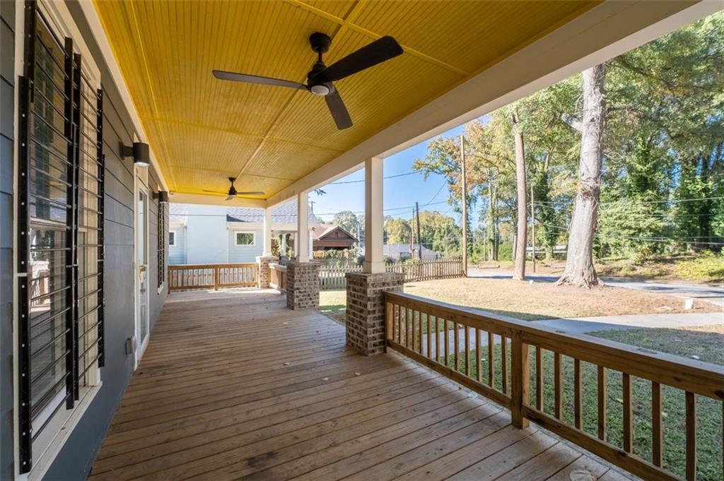 1070 LUCILE Avenue SW