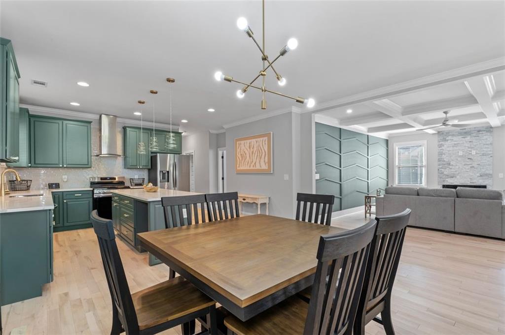 1070 LUCILE Avenue SW