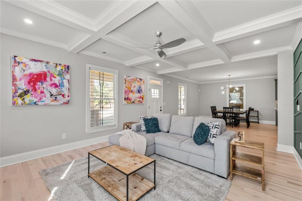 1070 LUCILE Avenue SW