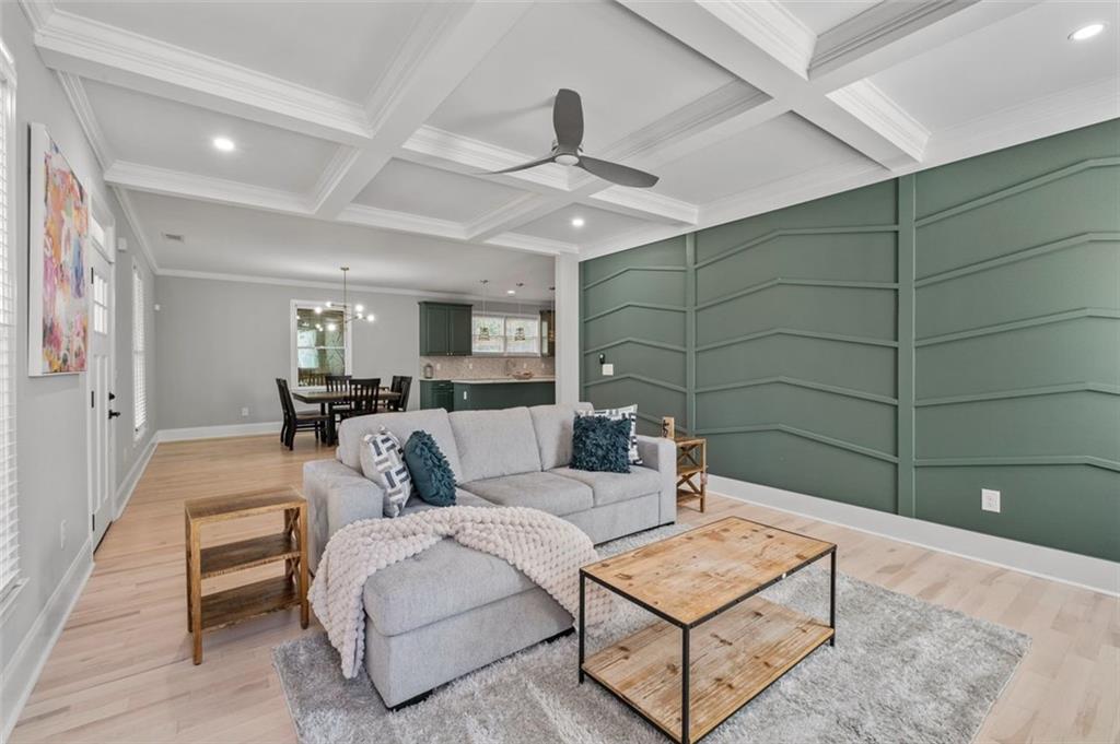 1070 LUCILE Avenue SW