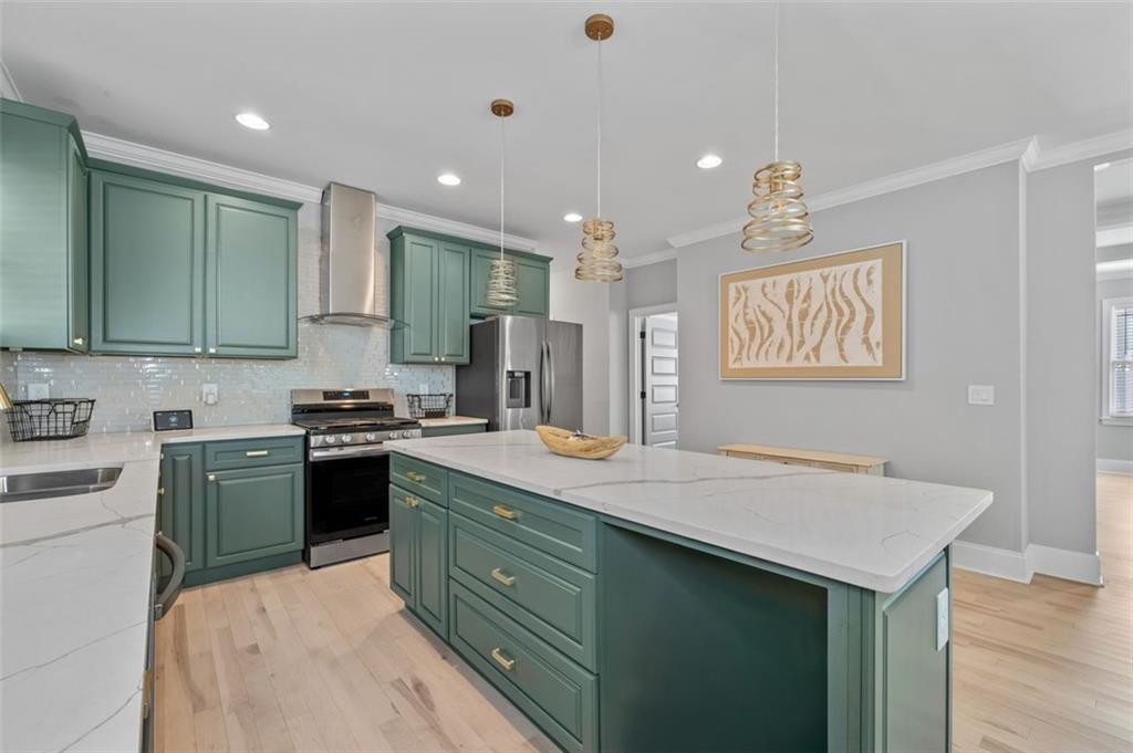 1070 LUCILE Avenue SW