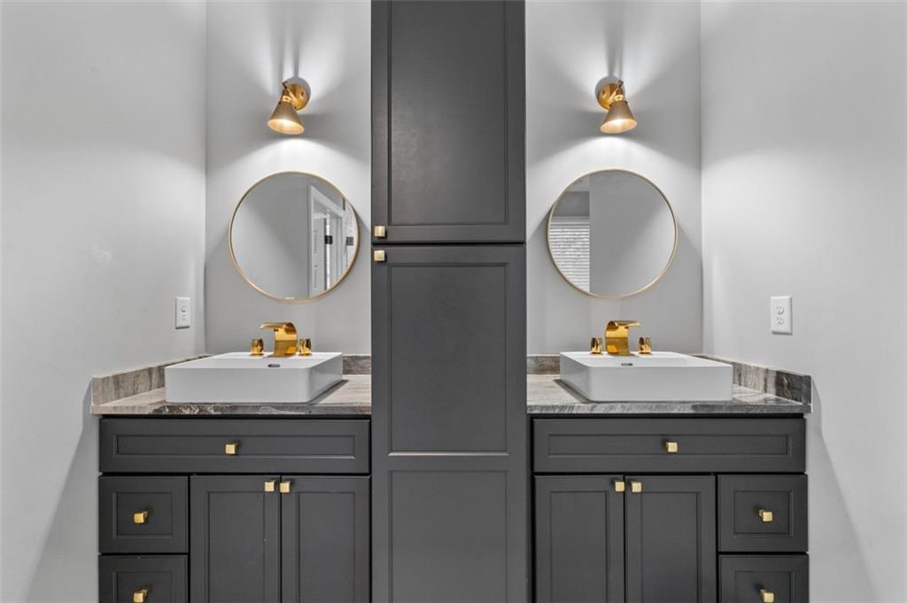 1070 LUCILE Avenue SW