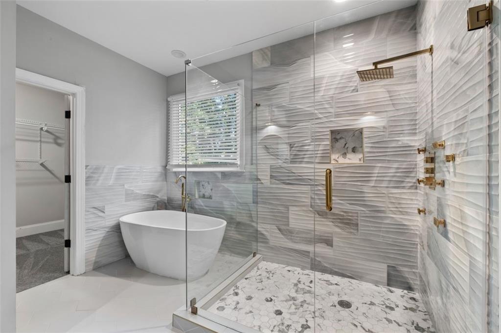 1070 LUCILE Avenue SW