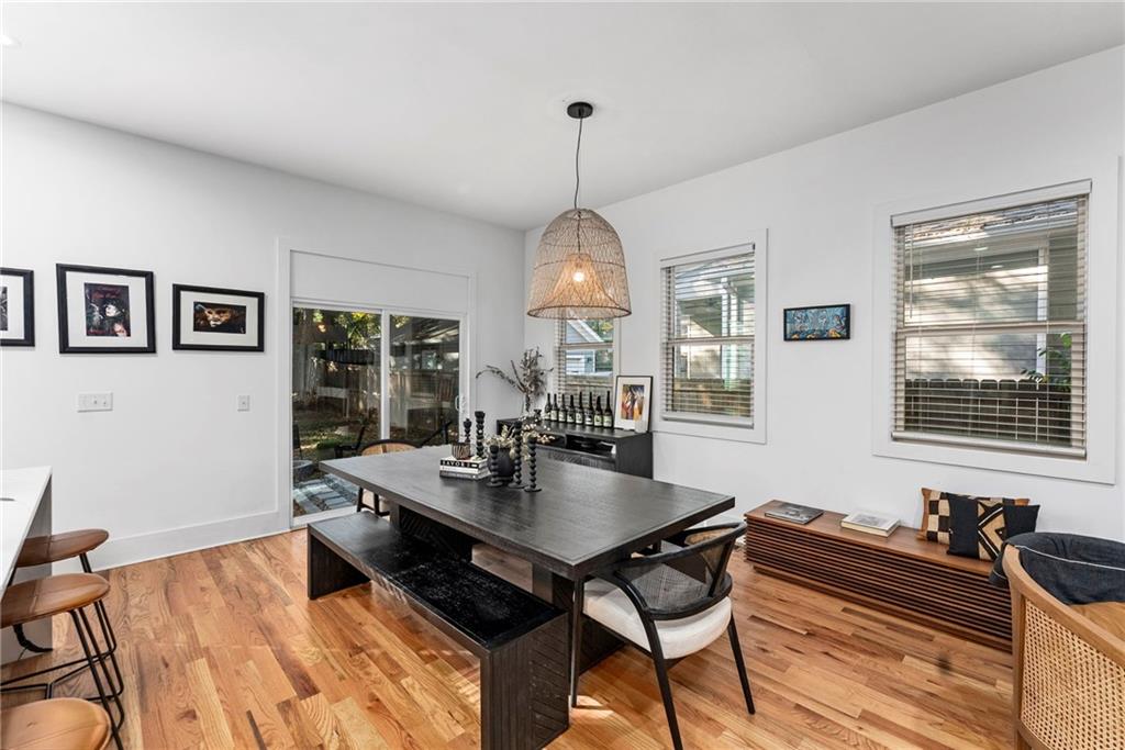 210 LOCUST Street NE