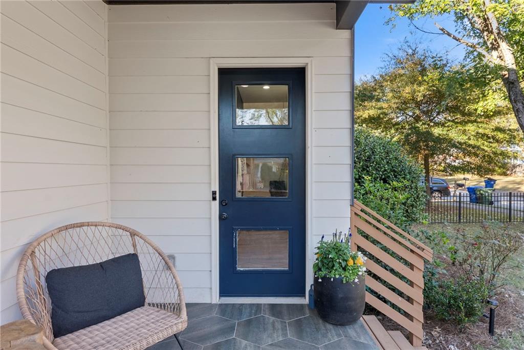 210 LOCUST Street NE