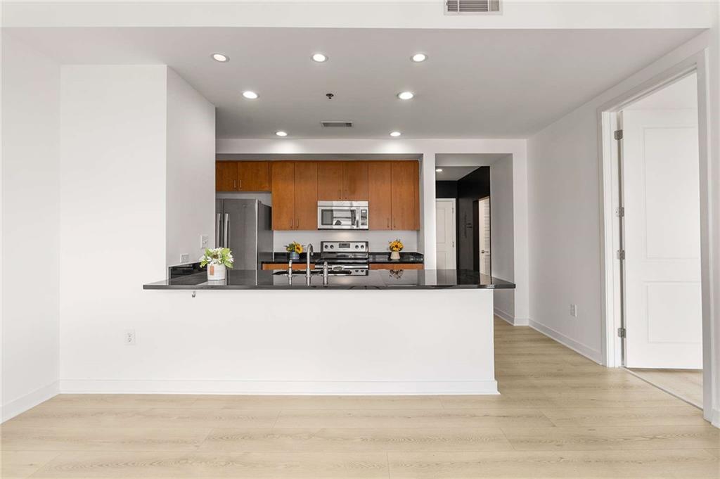 565 Peachtree Street NE Unit 1005