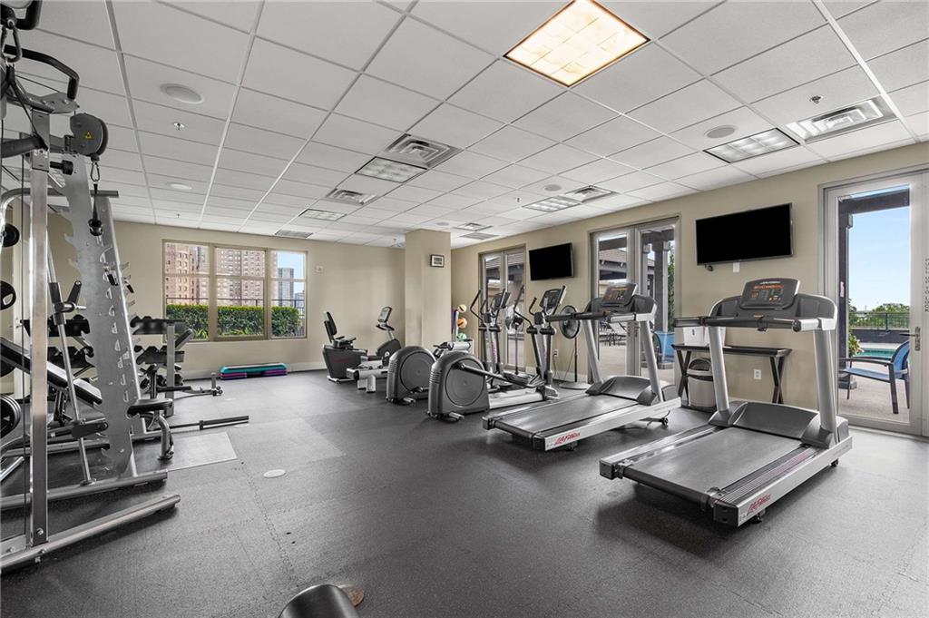 565 Peachtree Street NE Unit 1005