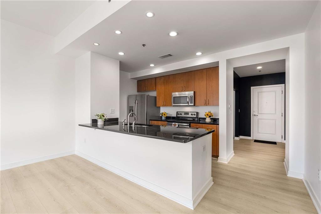 565 Peachtree Street NE Unit 1005