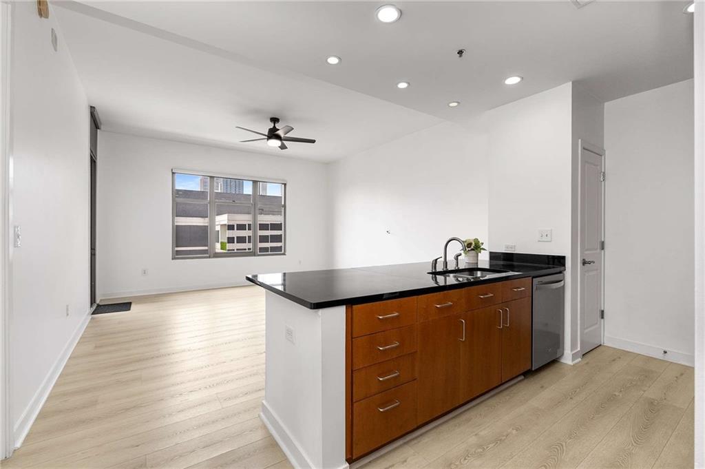 565 Peachtree Street NE Unit 1005