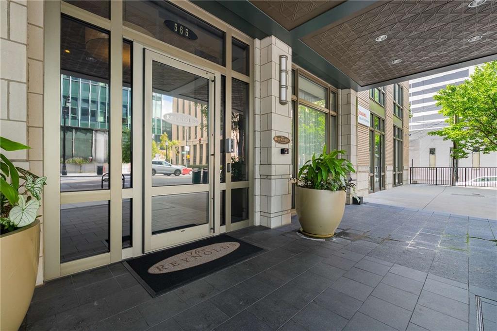 565 Peachtree Street NE Unit 1005