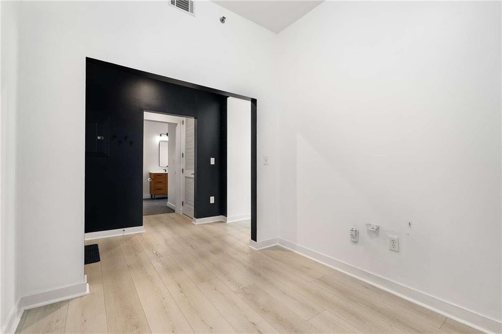 565 Peachtree Street NE Unit 1005