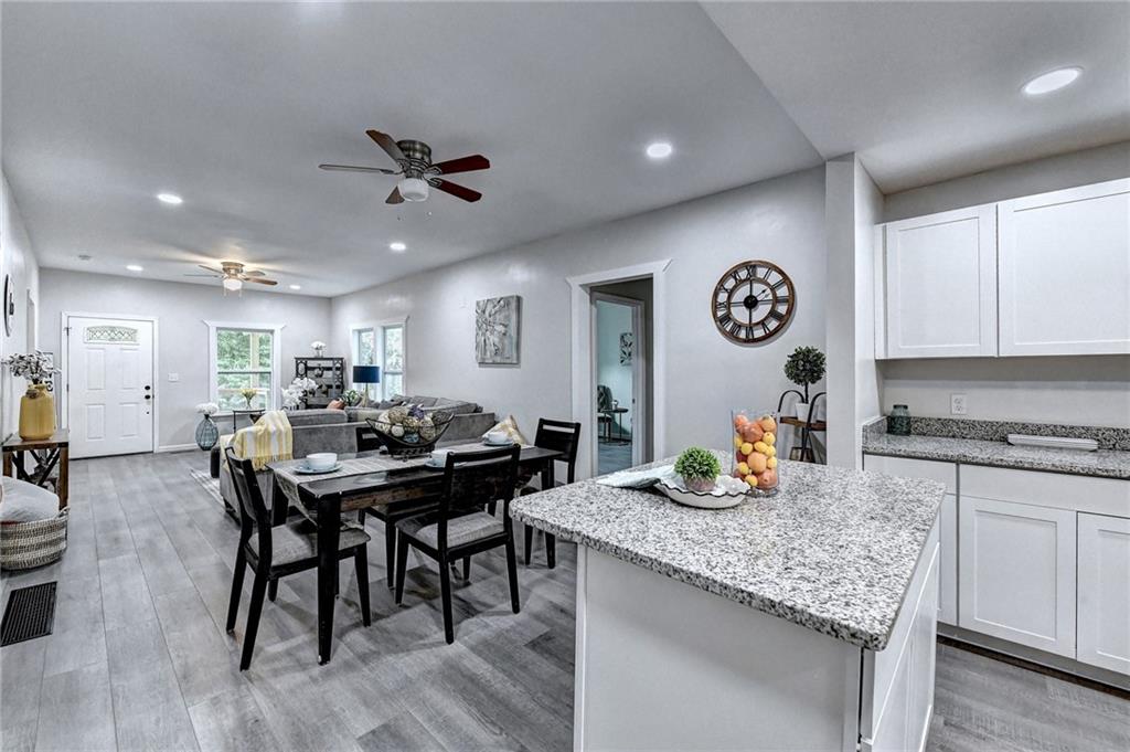 1233 OAKLAND Drive SW