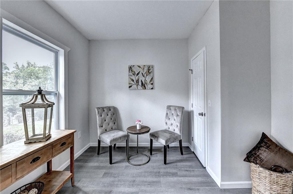 1233 OAKLAND Drive SW