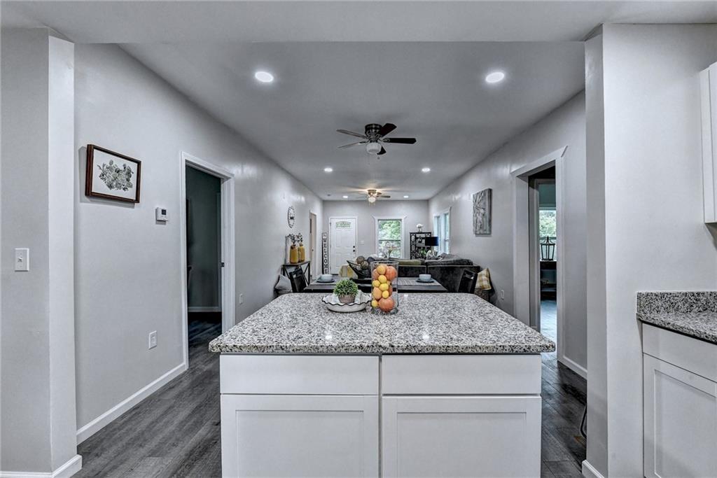 1233 OAKLAND Drive SW