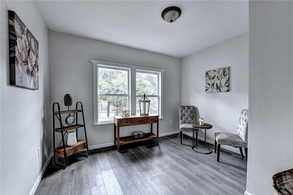 1233 OAKLAND Drive SW