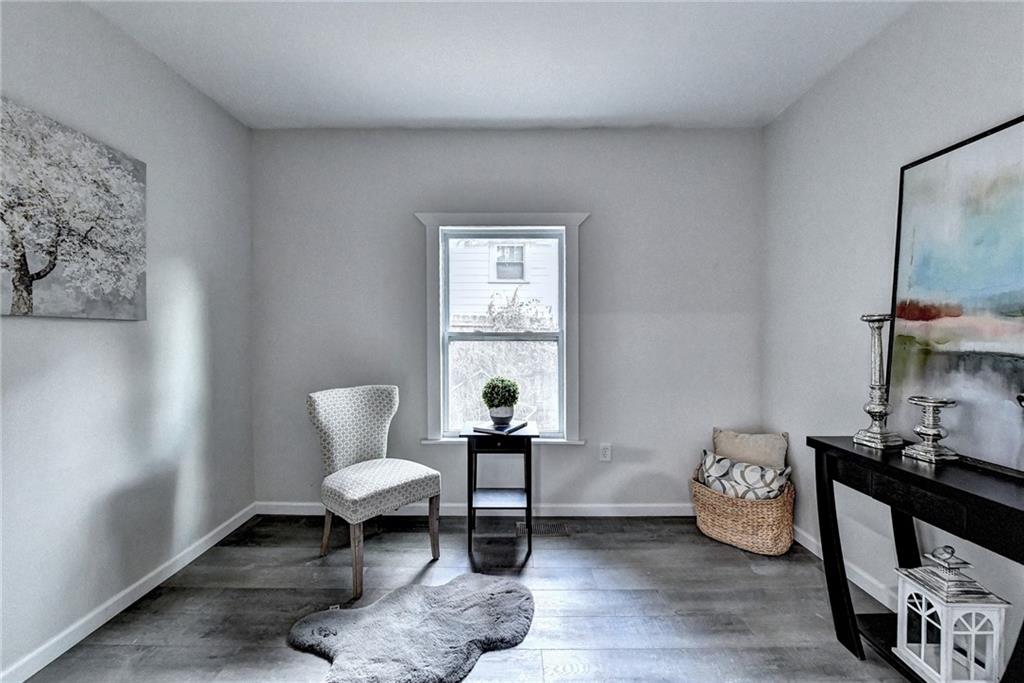 1233 OAKLAND Drive SW