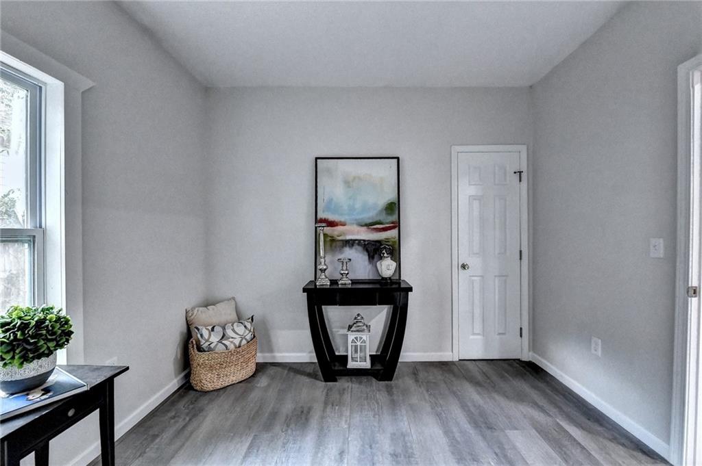 1233 OAKLAND Drive SW