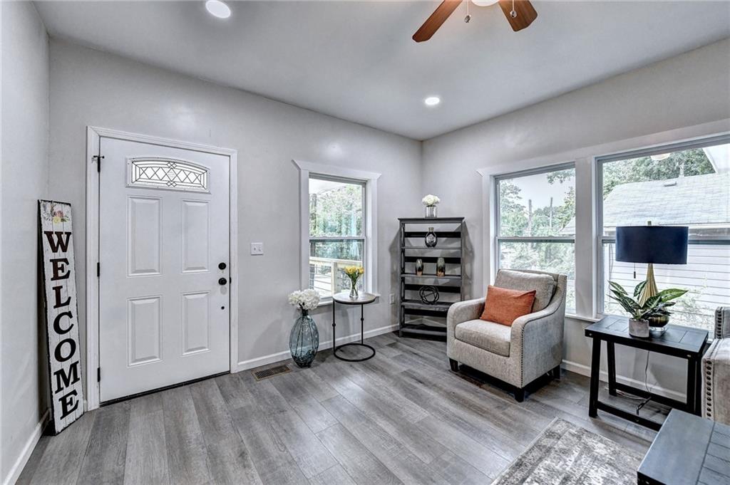 1233 OAKLAND Drive SW