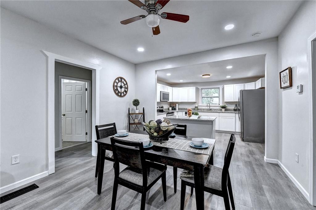 1233 OAKLAND Drive SW