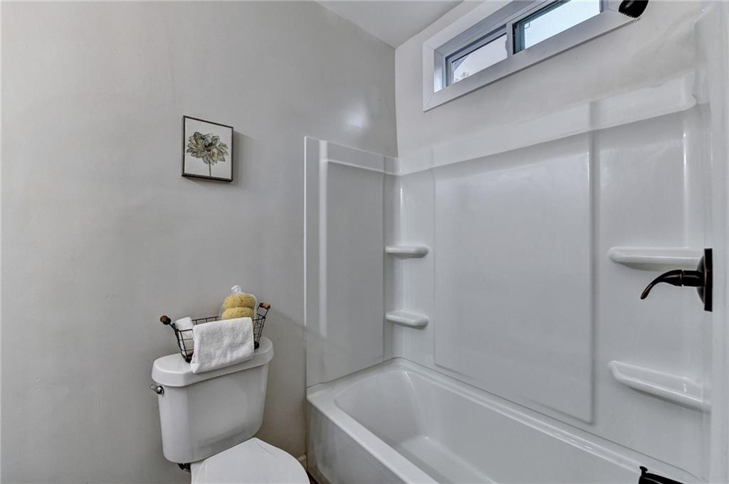 1233 OAKLAND Drive SW