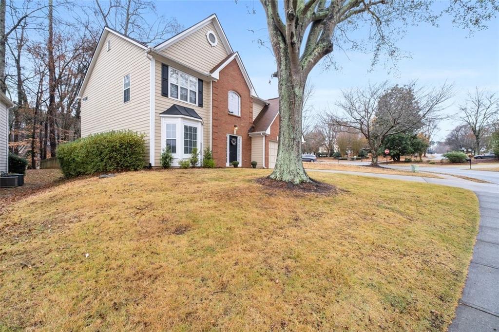 3962 LULLWATER MAIN NW