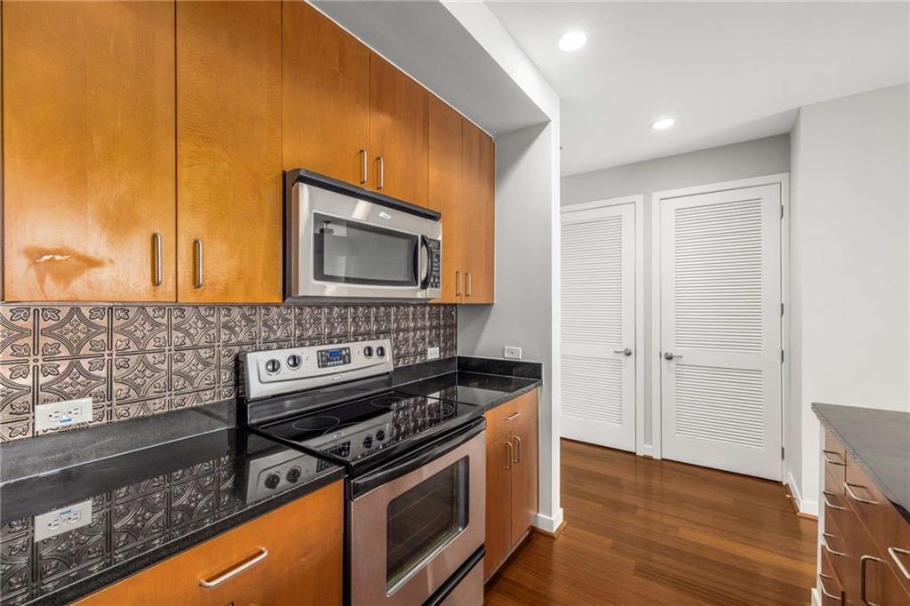 565 Peachtree Street NE Unit 1206