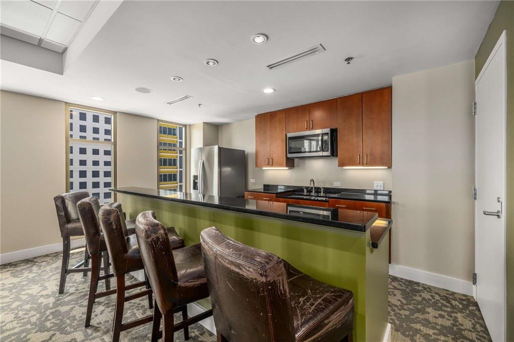 565 Peachtree Street NE Unit 1206