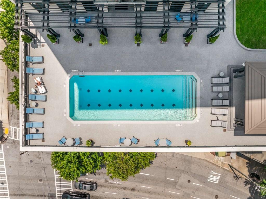 565 Peachtree Street NE Unit 1206