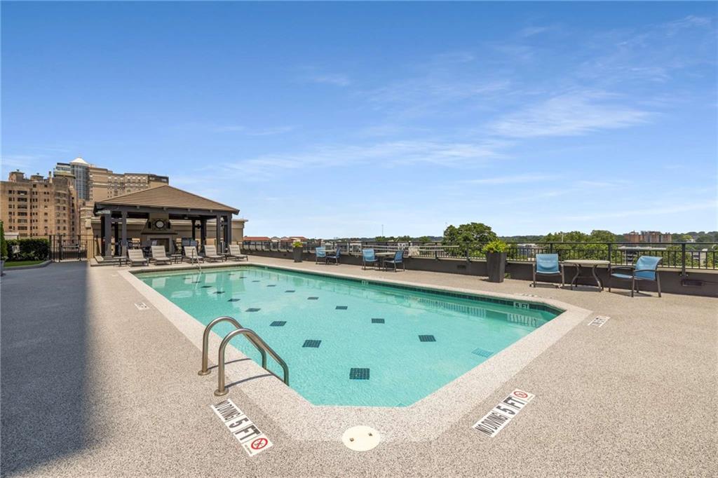 565 Peachtree Street NE Unit 1206