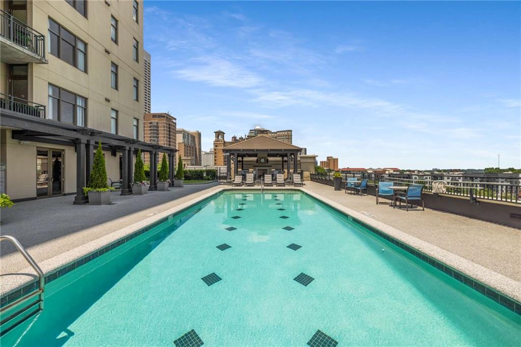 565 Peachtree Street NE Unit 1206