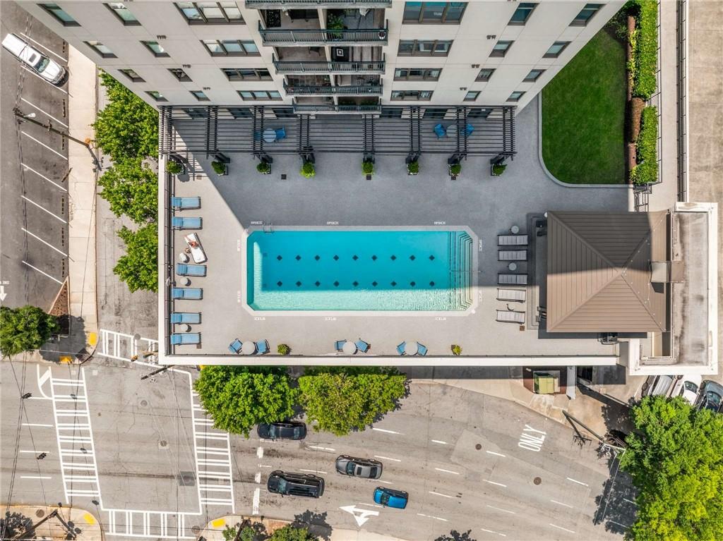 565 Peachtree Street NE Unit 1206