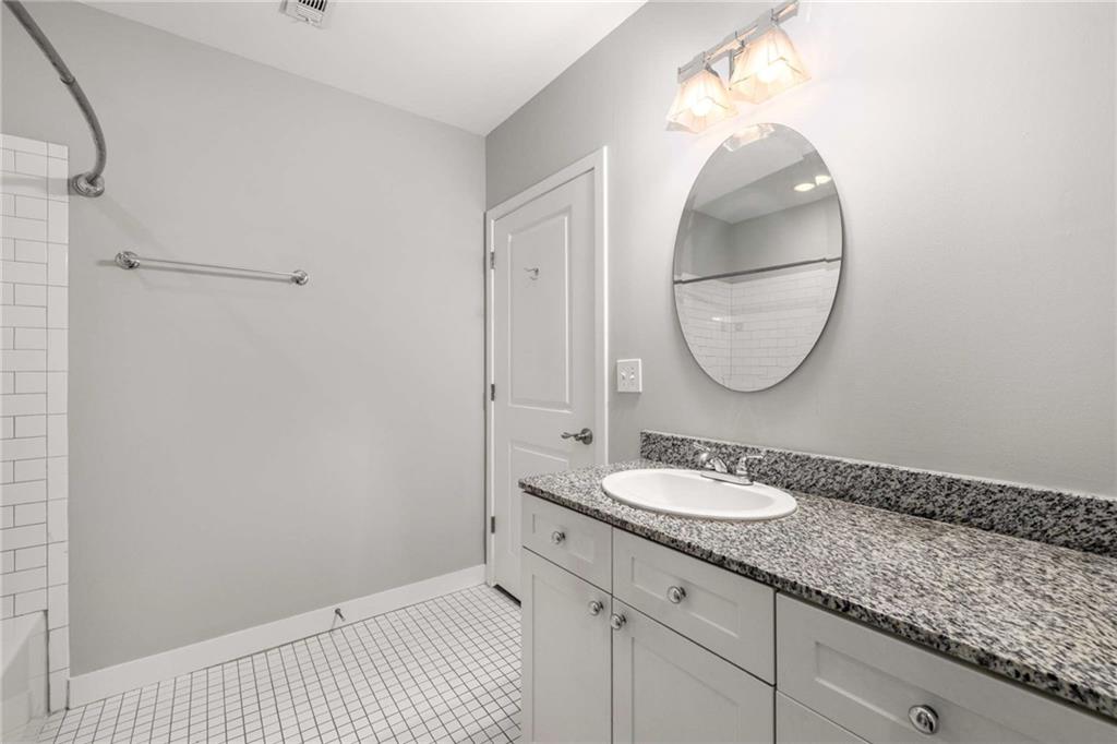 565 Peachtree Street NE Unit 1206