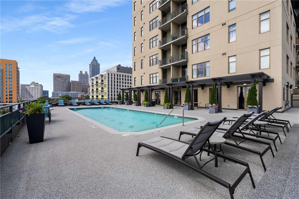 565 Peachtree Street NE Unit 1206