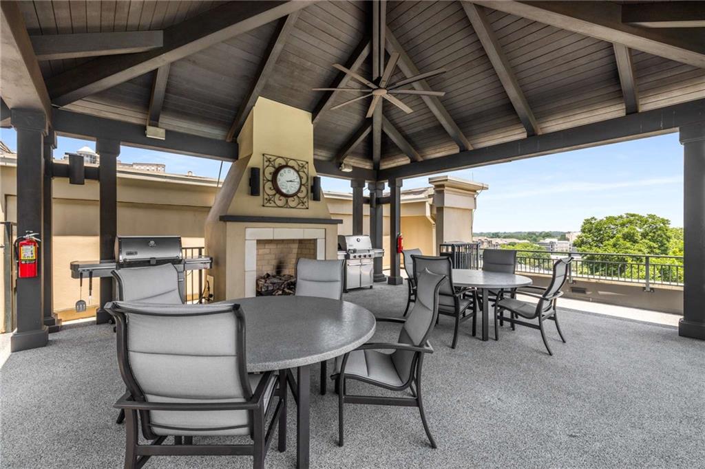 565 Peachtree Street NE Unit 1206