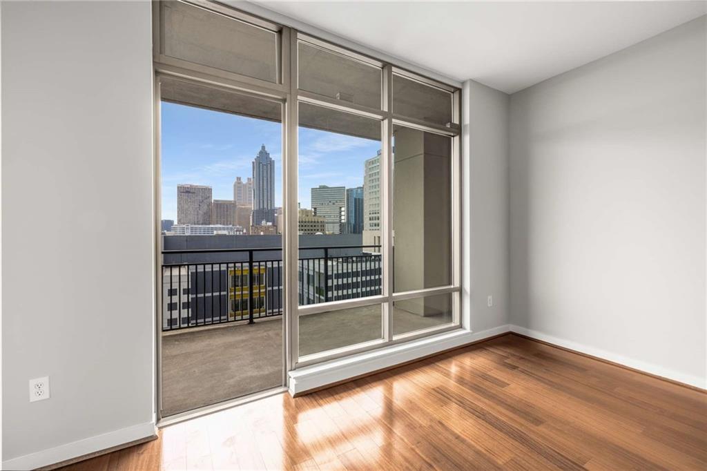 565 Peachtree Street NE Unit 1206