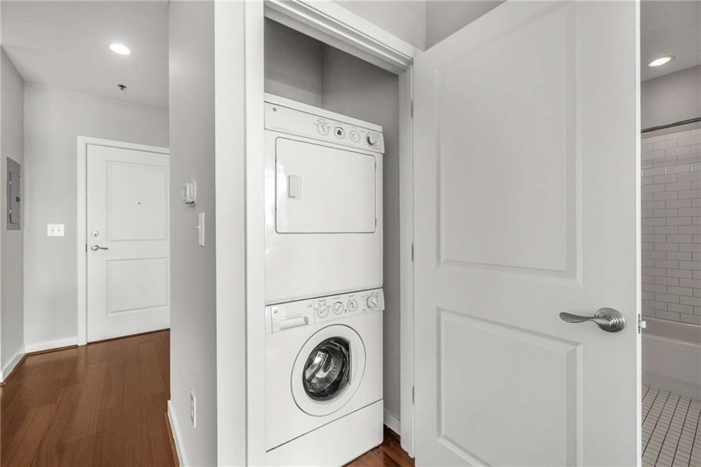 565 Peachtree Street NE Unit 1206