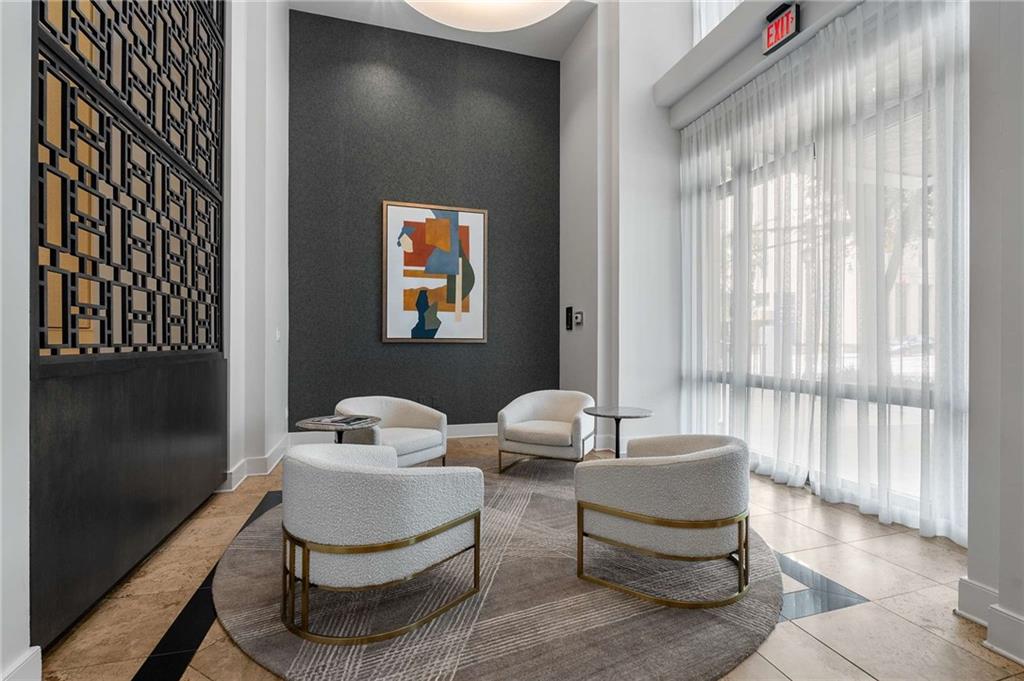 565 Peachtree Street NE Unit 1206