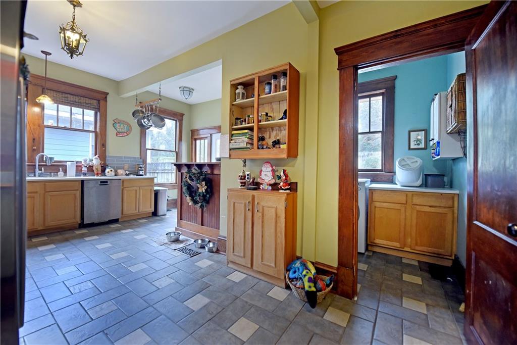 1540 ROGERS Avenue SW