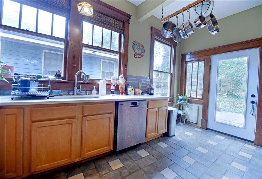 1540 ROGERS Avenue SW