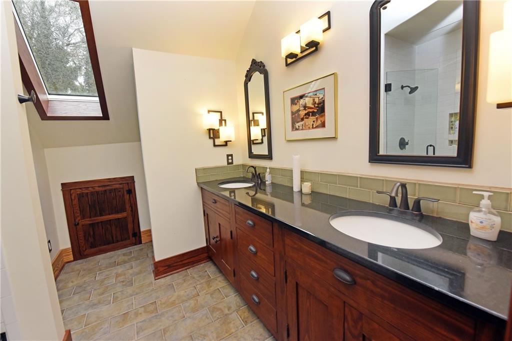 1540 ROGERS Avenue SW