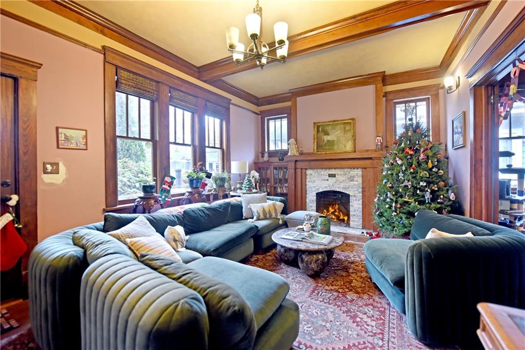 1540 ROGERS Avenue SW