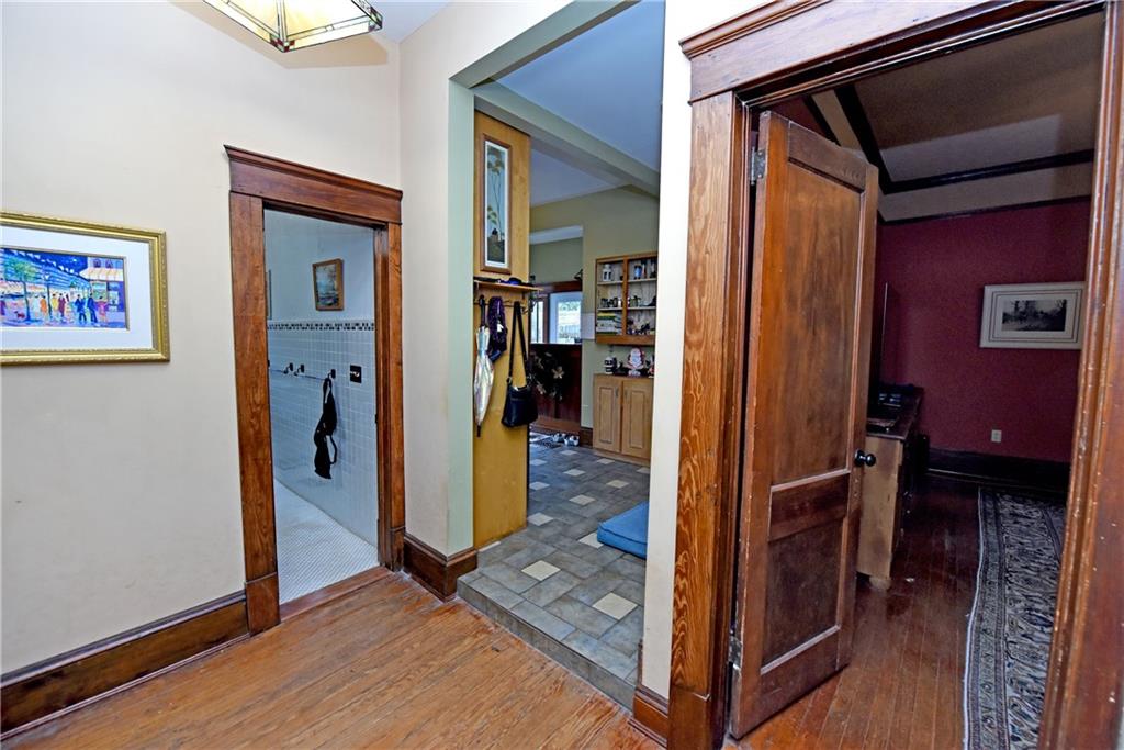 1540 ROGERS Avenue SW